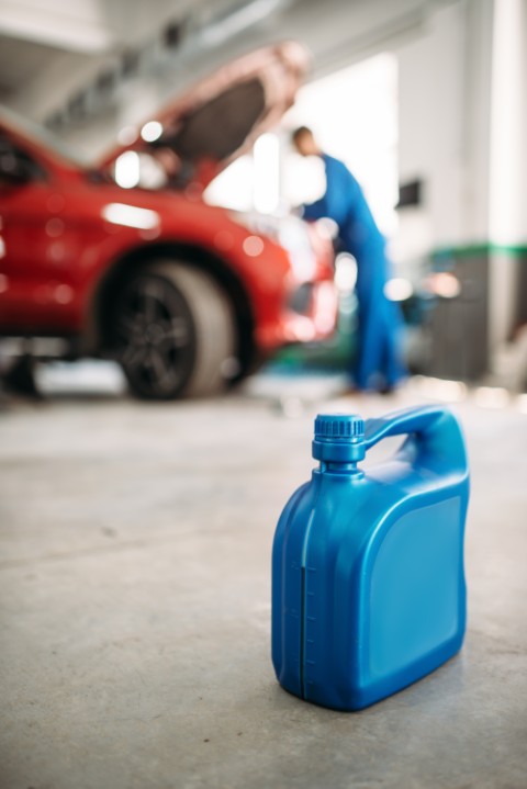 Compoziția uleiului: baza și aditivii care fac diferența